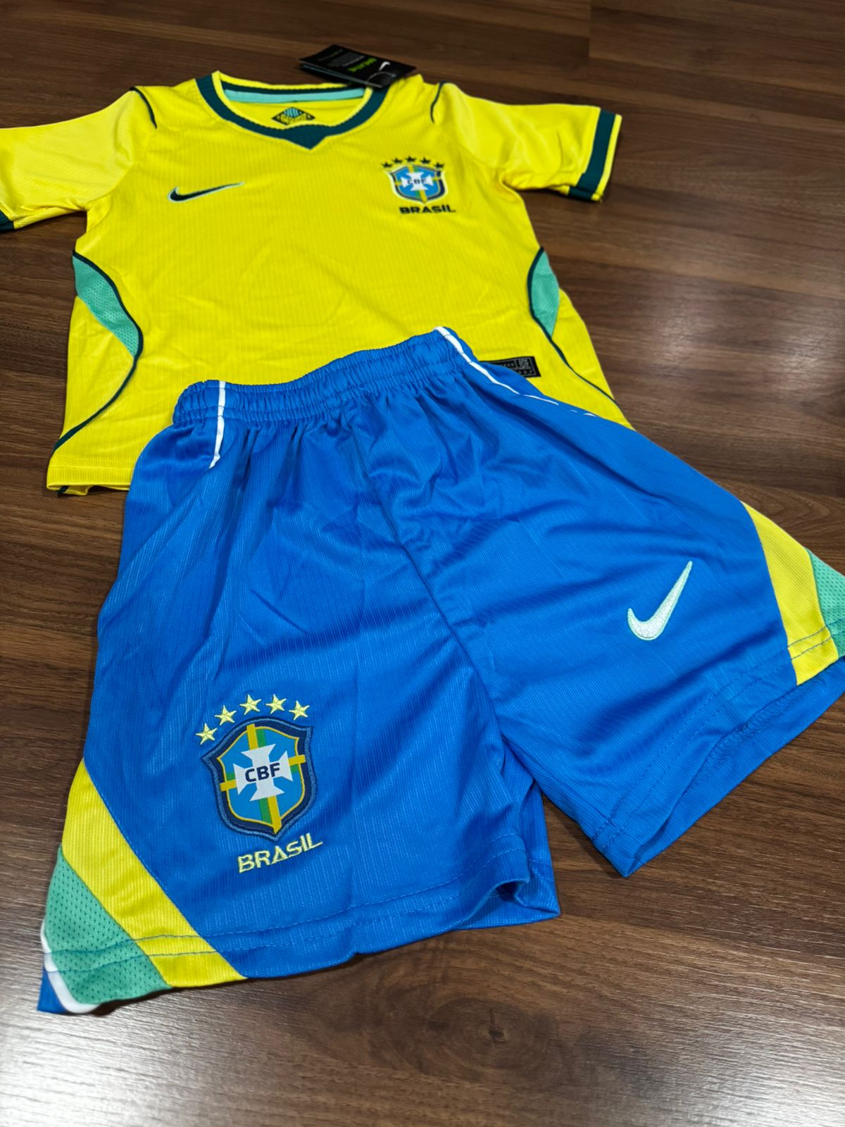 Conjunto Infantil Brasil I 2026/27 Nike Amarelo