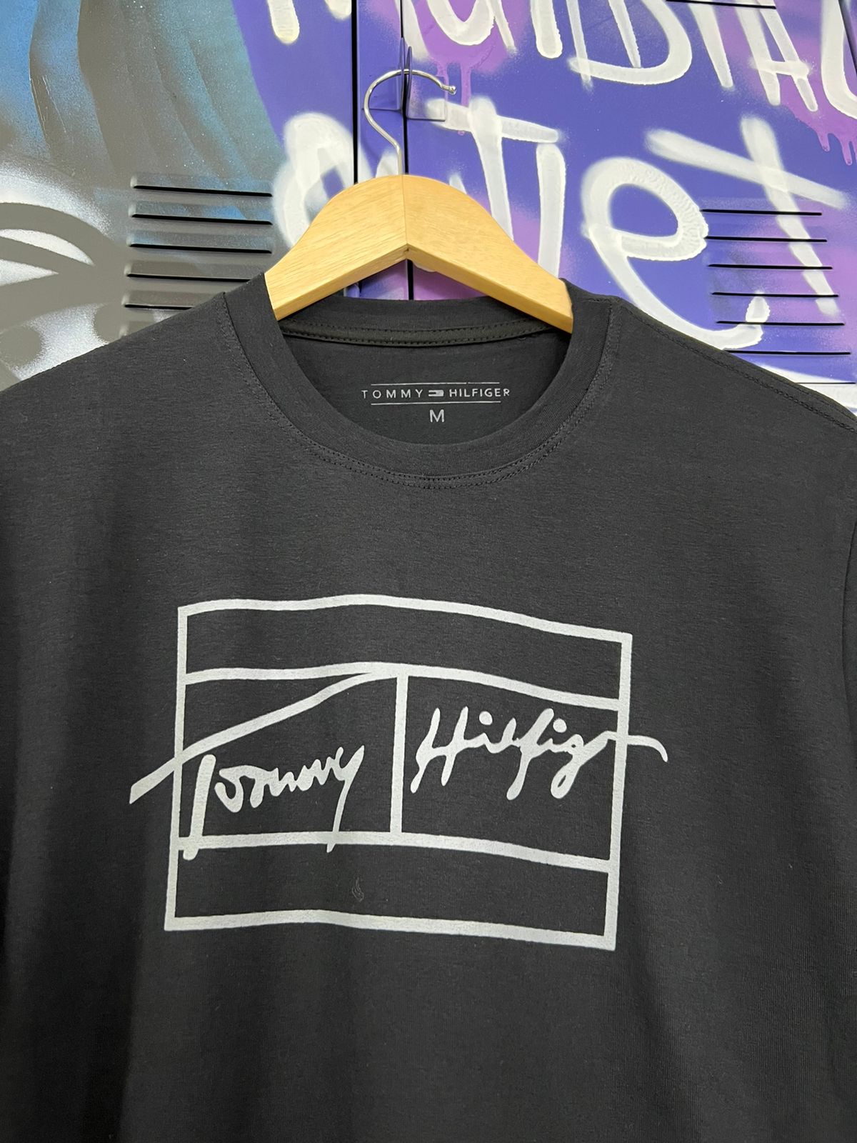 Camiseta Tommy Preto