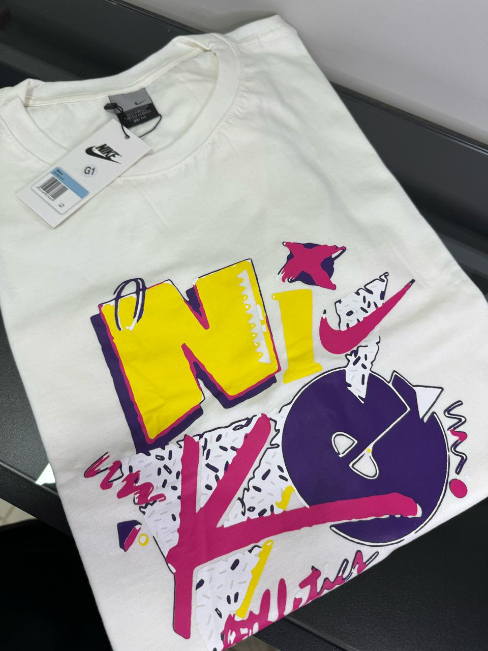 Camiseta plus size Nike Branco