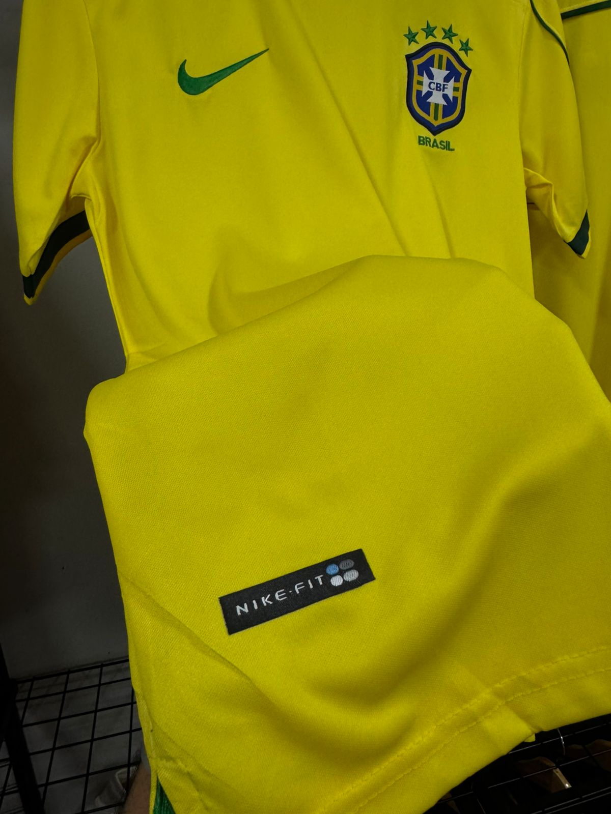 Camisa Retrô Seleção Brasil 1998 Nike Amarela