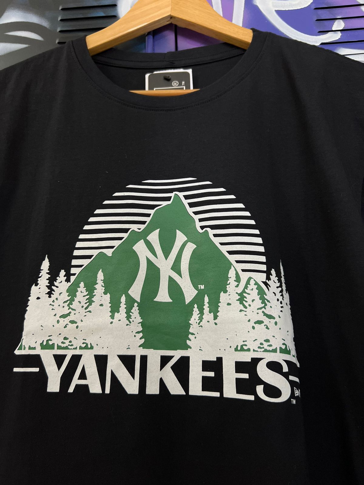 Camiseta New Era Preto