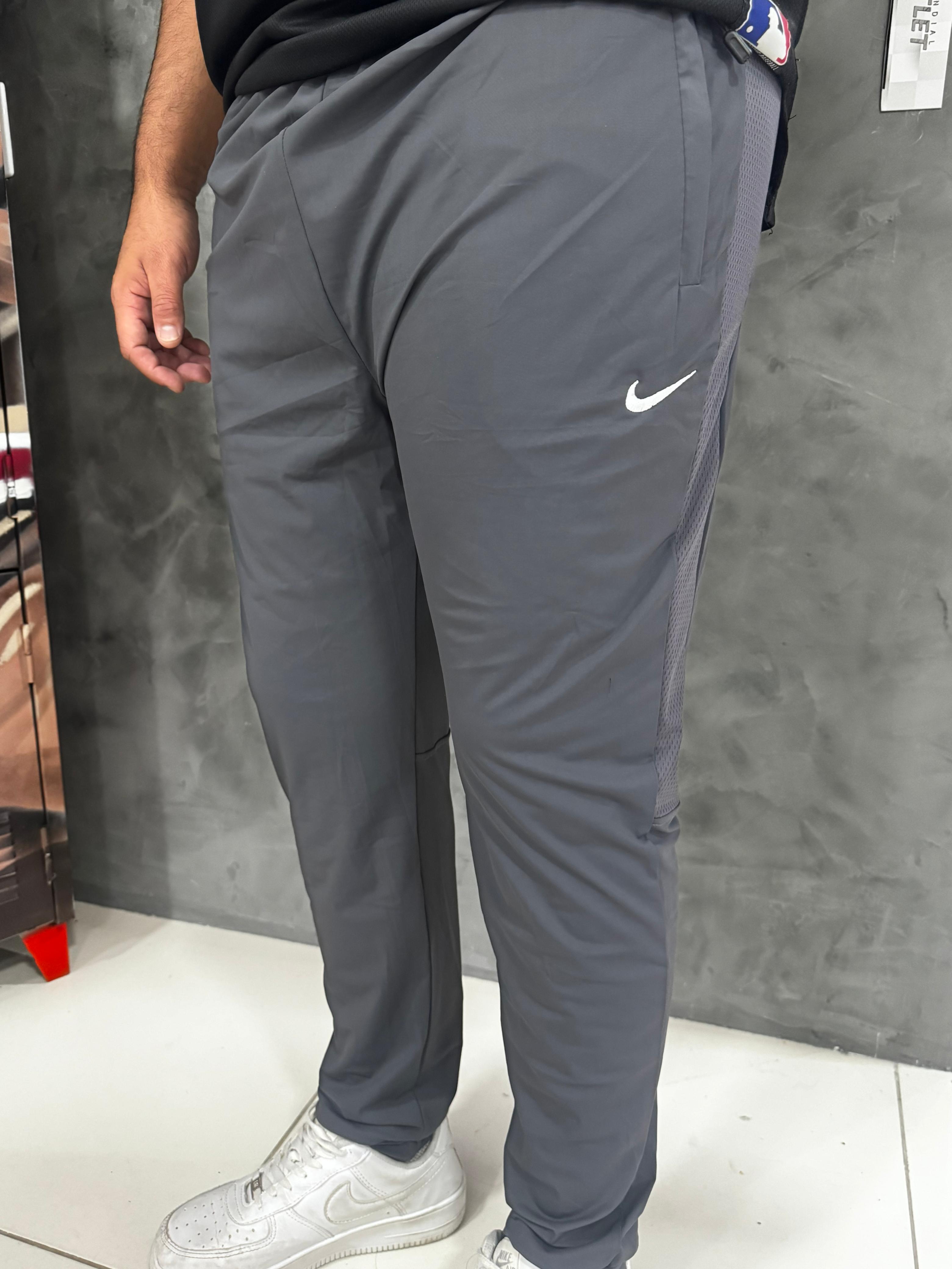 Calça Poliamida Nike Cinza