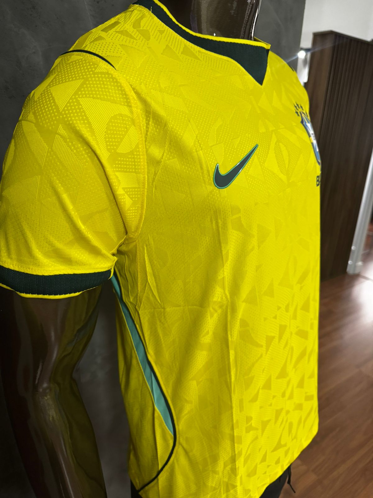 Brasil I 2026/27 Modelo Jogador Nike Amarela