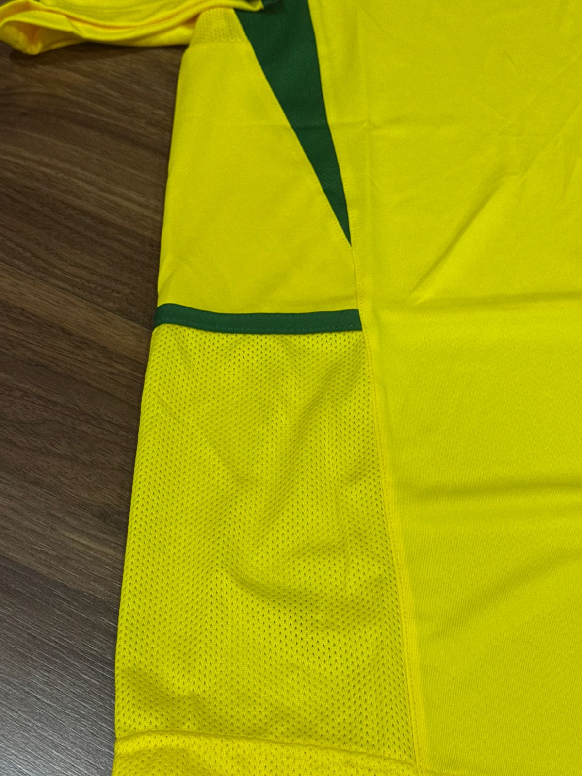 Camisa Retrô Seleção do Brasil 2002 Nike Amarelo