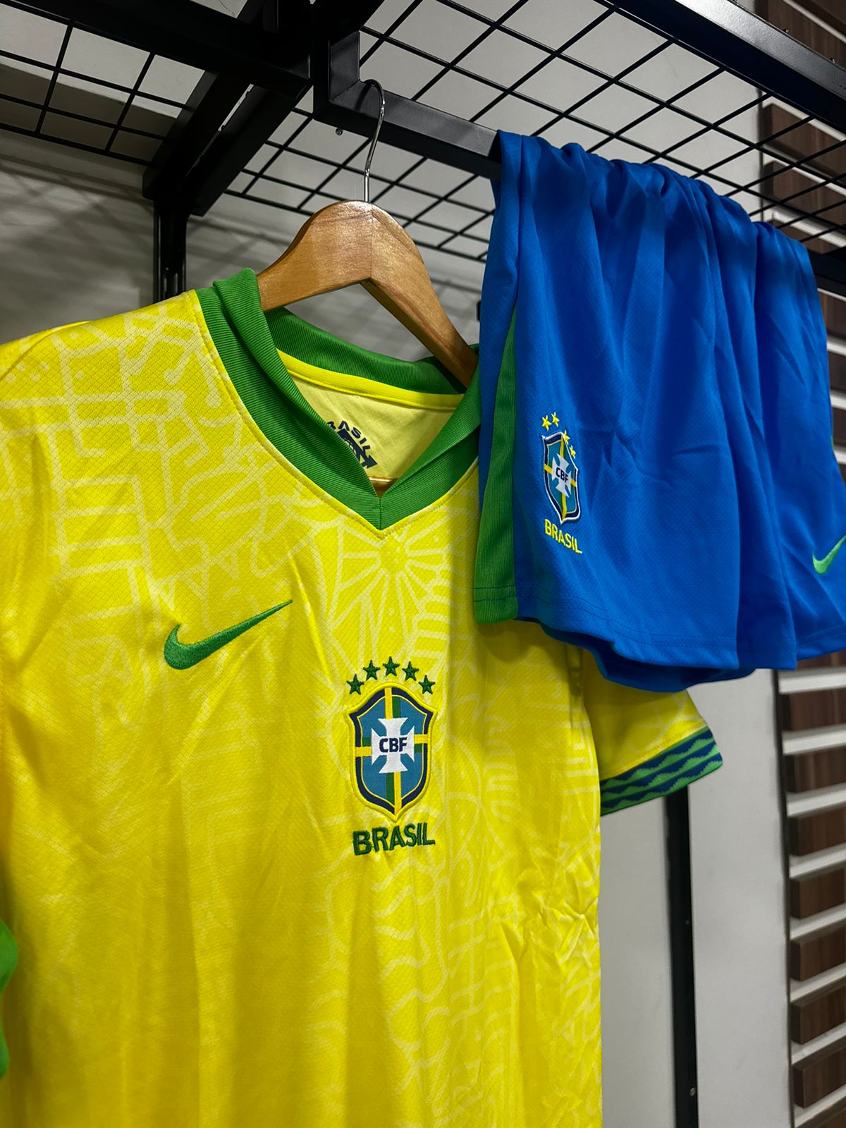 Conjunto Brasil I 2024/25 Nike Amarelo
