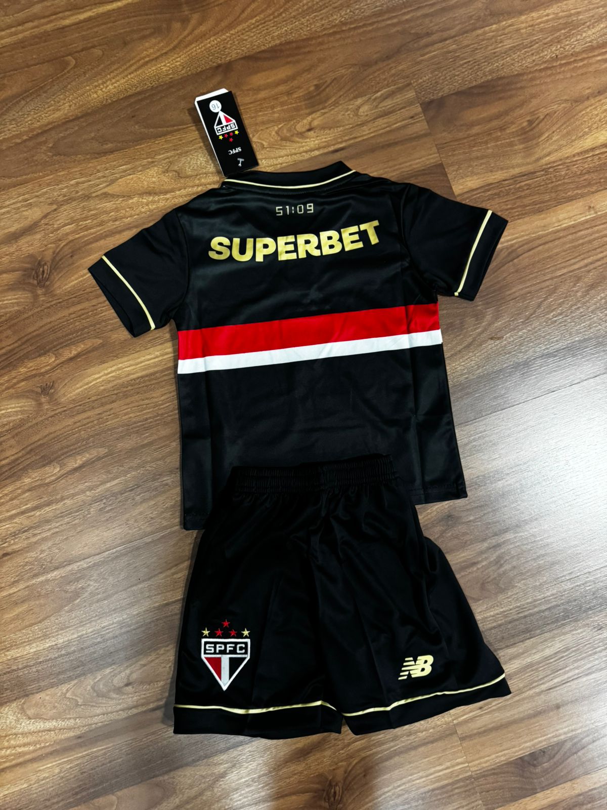 Conjunto São Paulo III 25/26 New Balance Preto