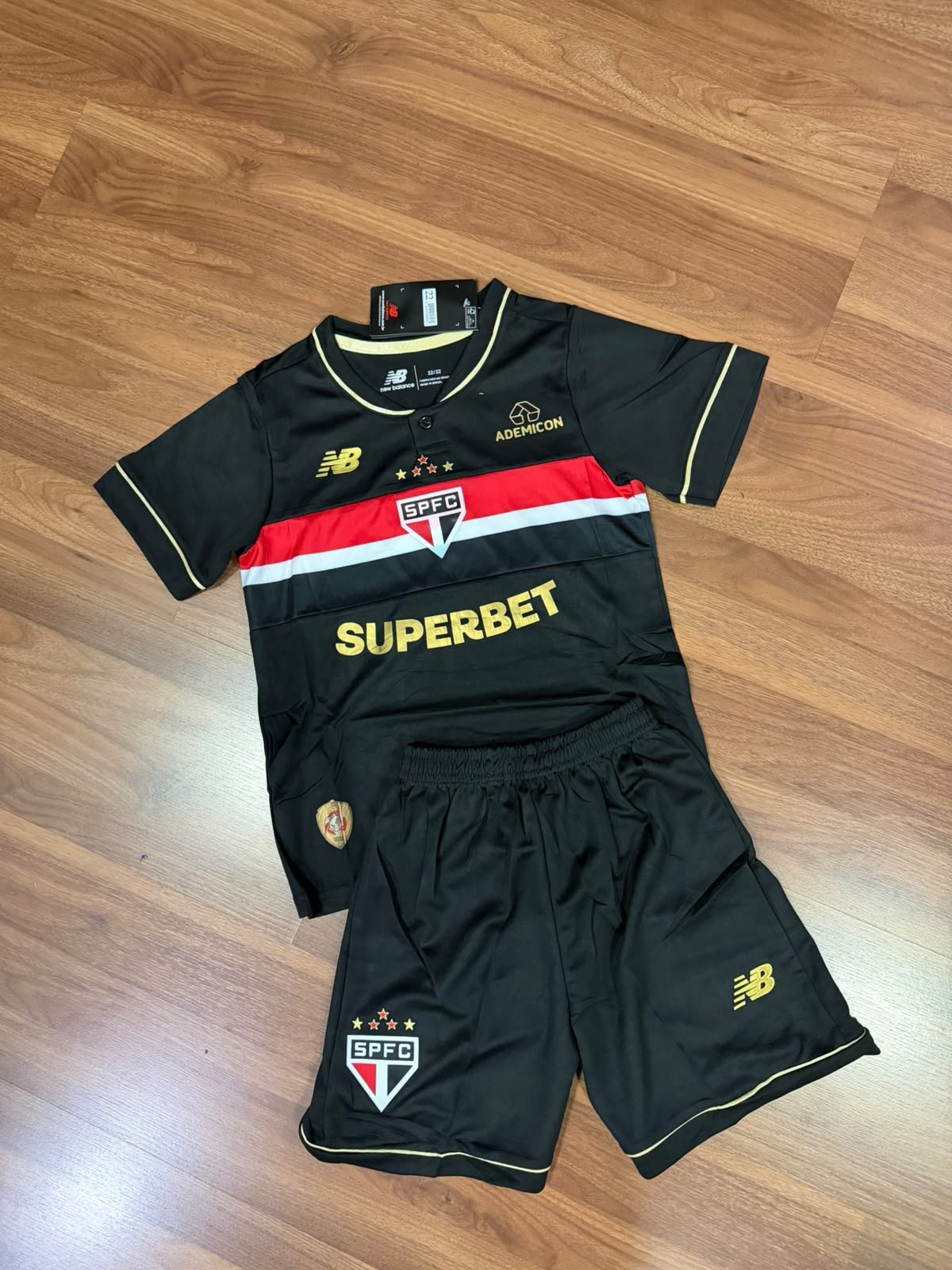 Conjunto Infantil São Paulo III 25/26 New Balance Preto