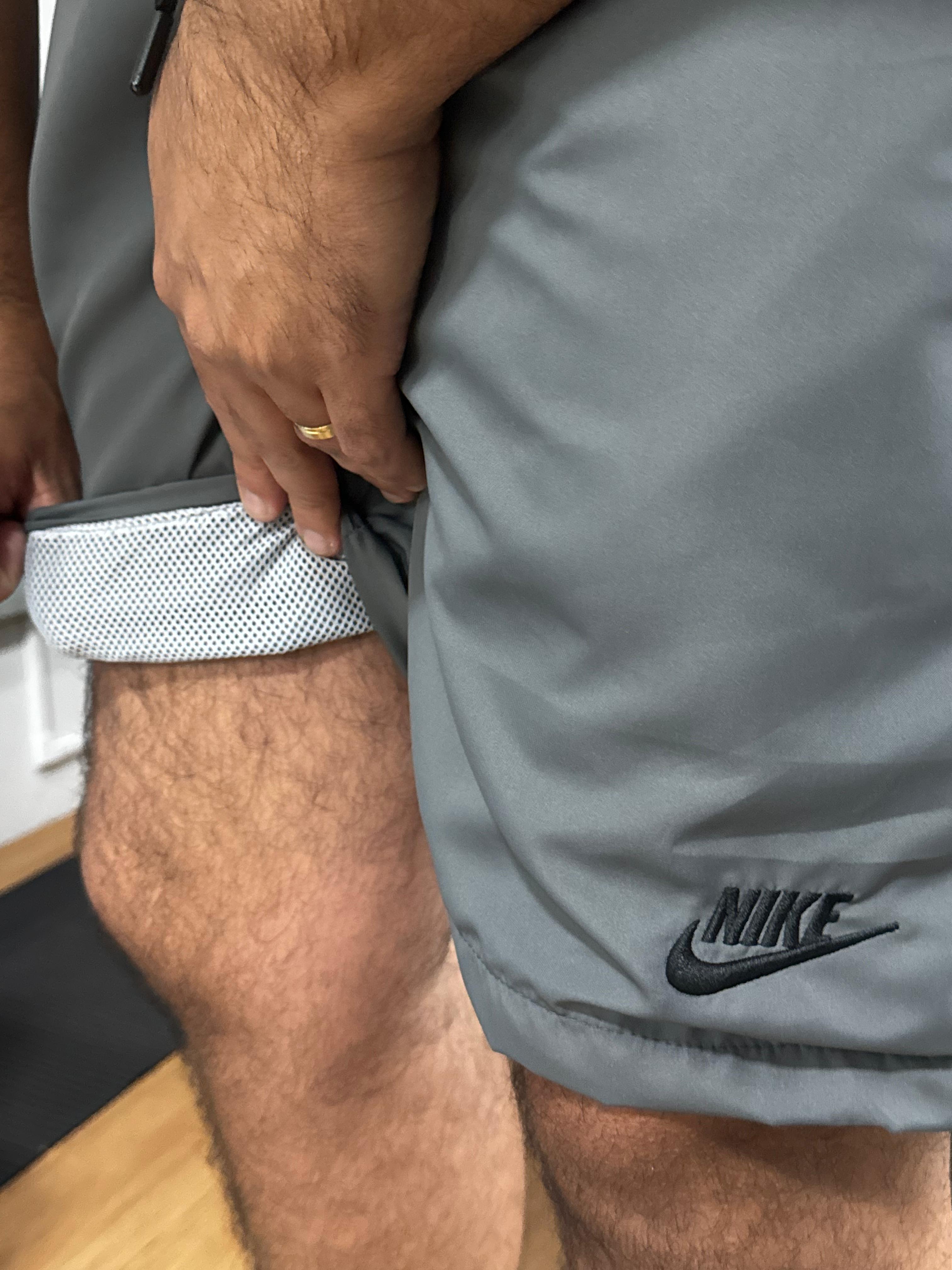 Shorts Forrado Nike Cinza