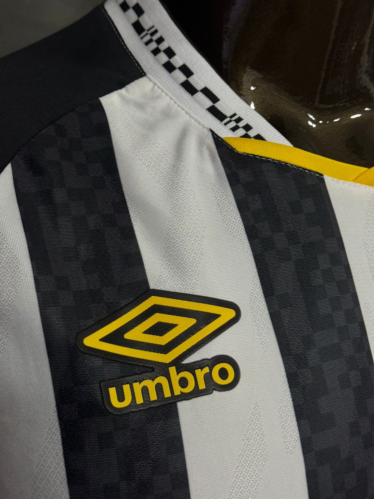 Modelo Jogador Santos II 2025/26 Umbro Preto