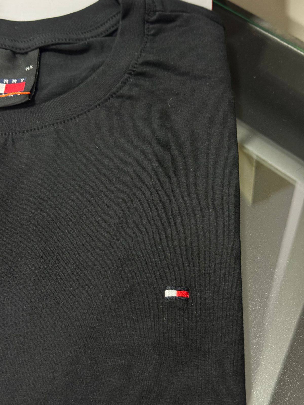 Camiseta Seda Pima Tommy Preto