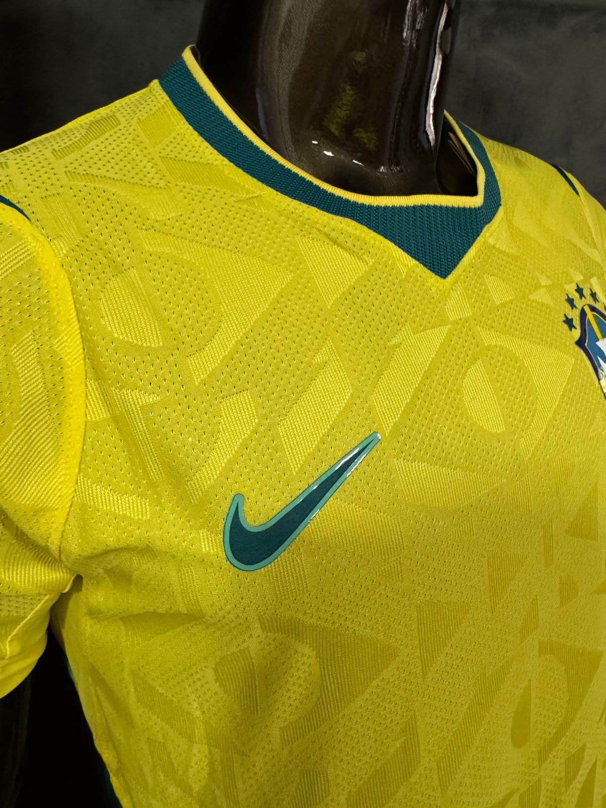 Brasil I 2026/27 Modelo Jogador Nike Amarela