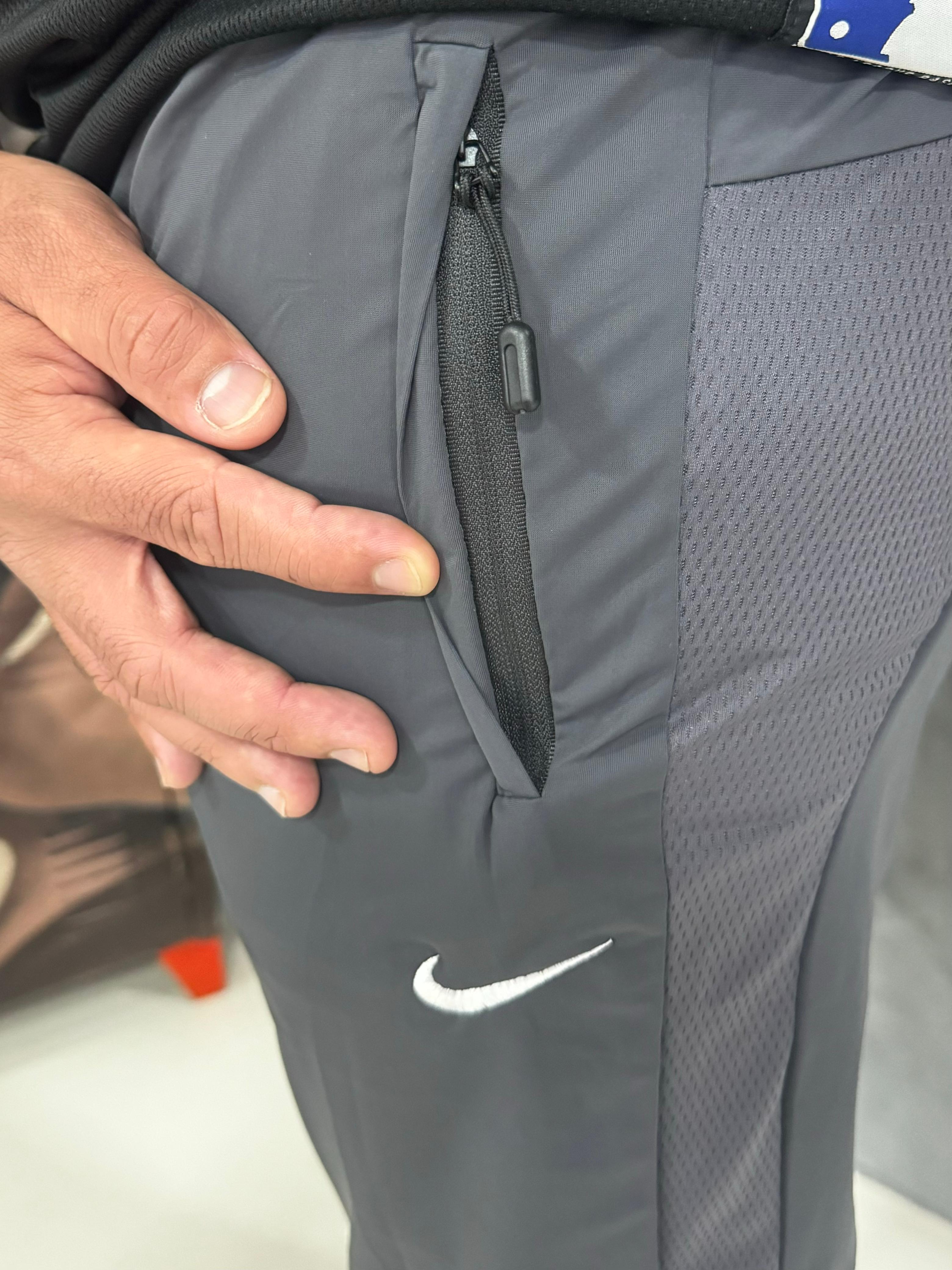Calça Poliamida Nike Cinza