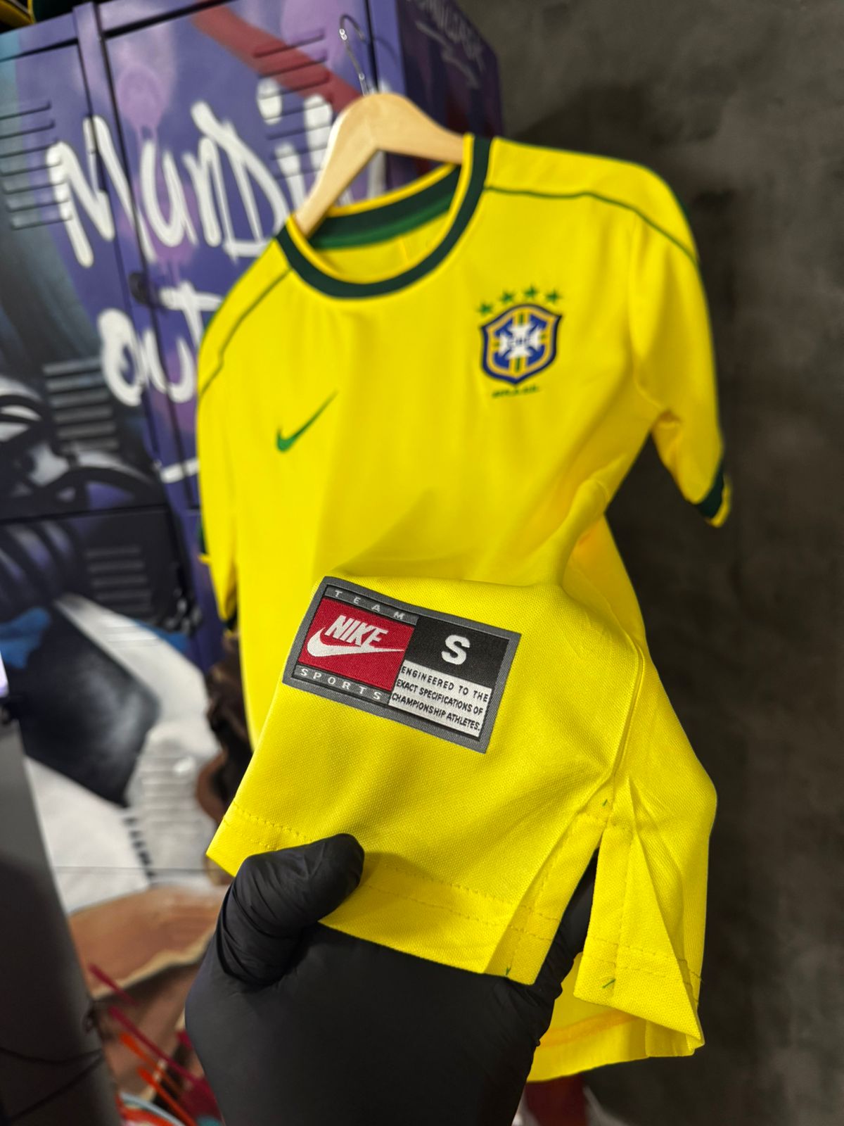 Camisa Retrô Seleção Brasil 1998 Nike Amarela