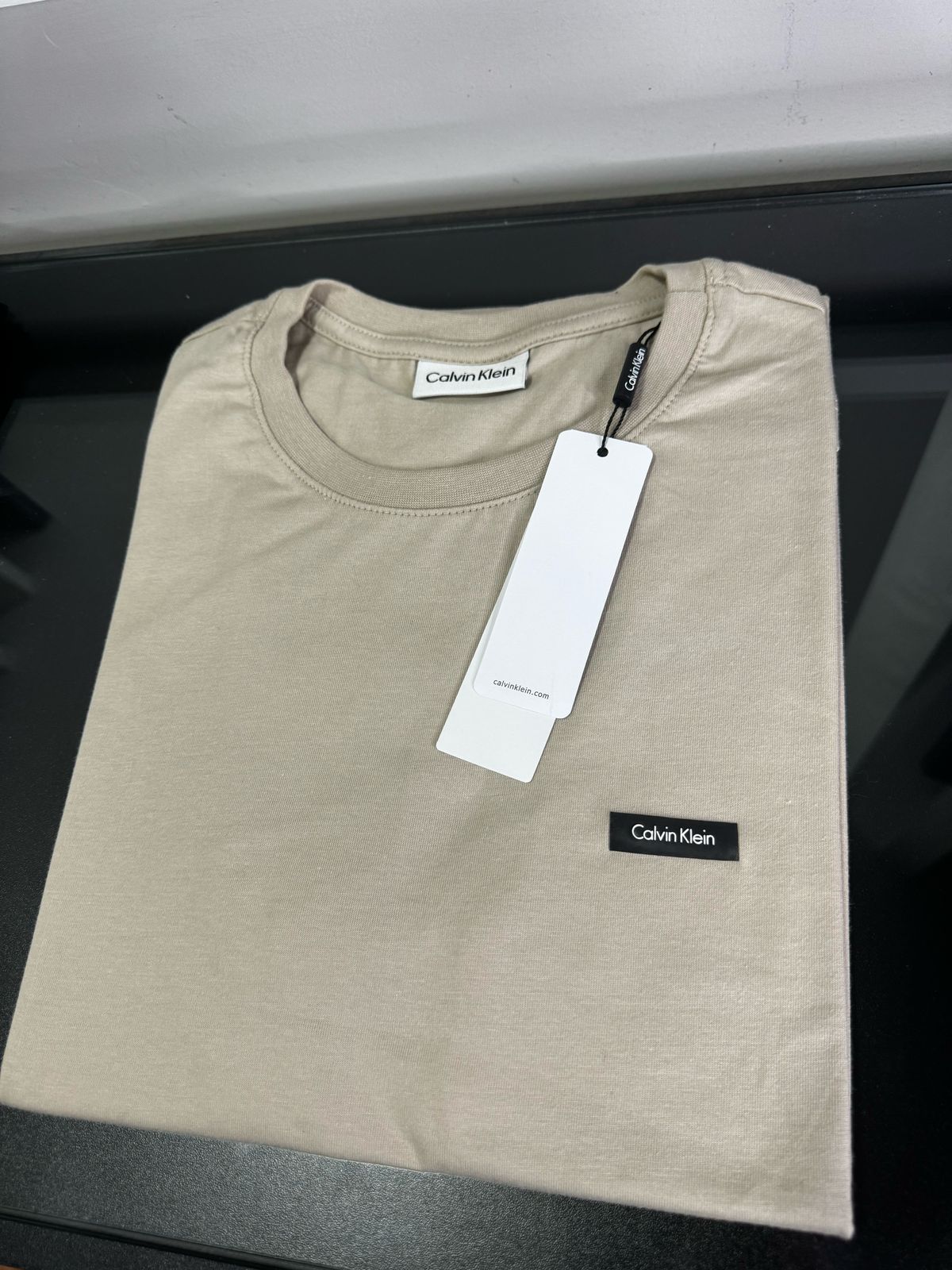 Camiseta Seda Pima Calvin Klein Bege