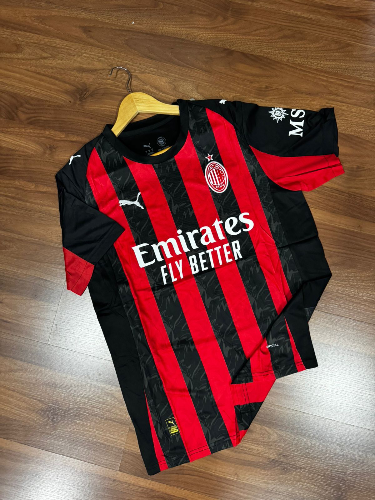 Milan Home 25/26 Puma Vermelha