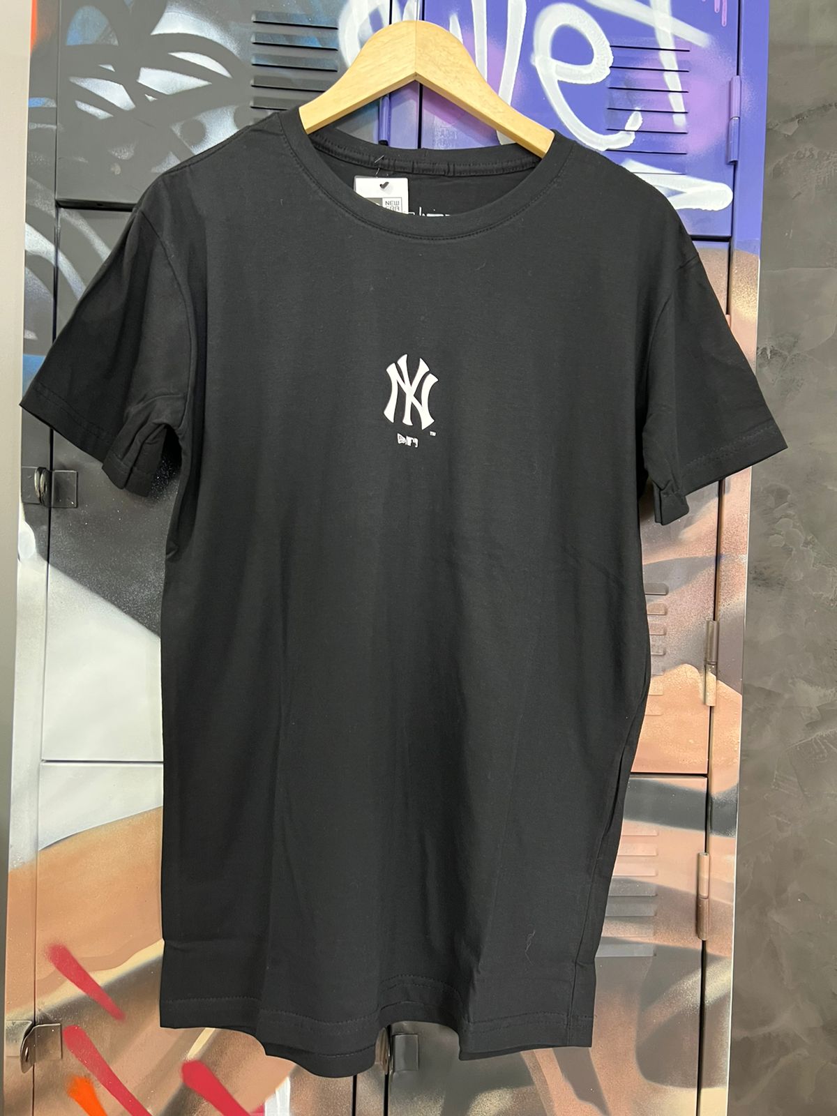 Camiseta New Era Preto