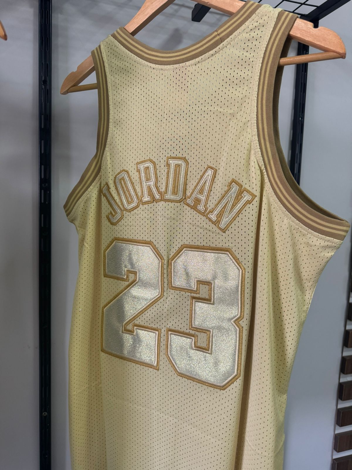 Regata NBA Jordan Dourada