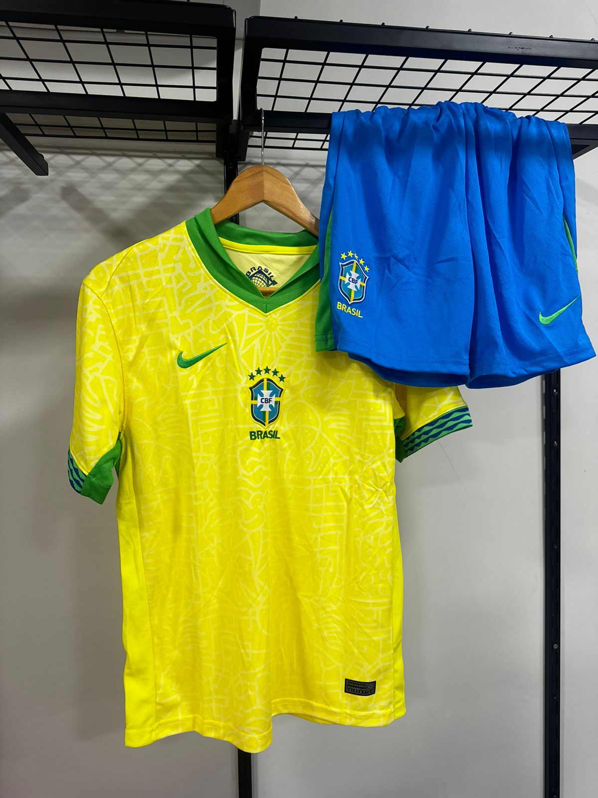 Conjunto Brasil I 2024/25 Nike Amarelo