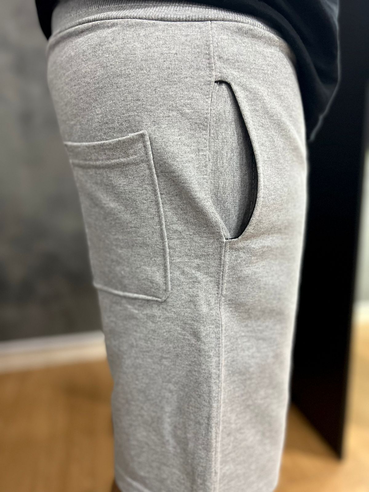 Bermuda Moletom Nike Cinza