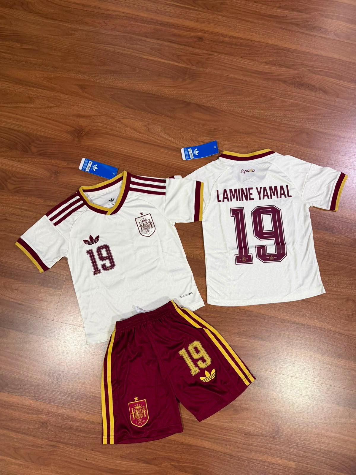Conjunto Infantil Seleção Espanha II 2026 Adidas Branco