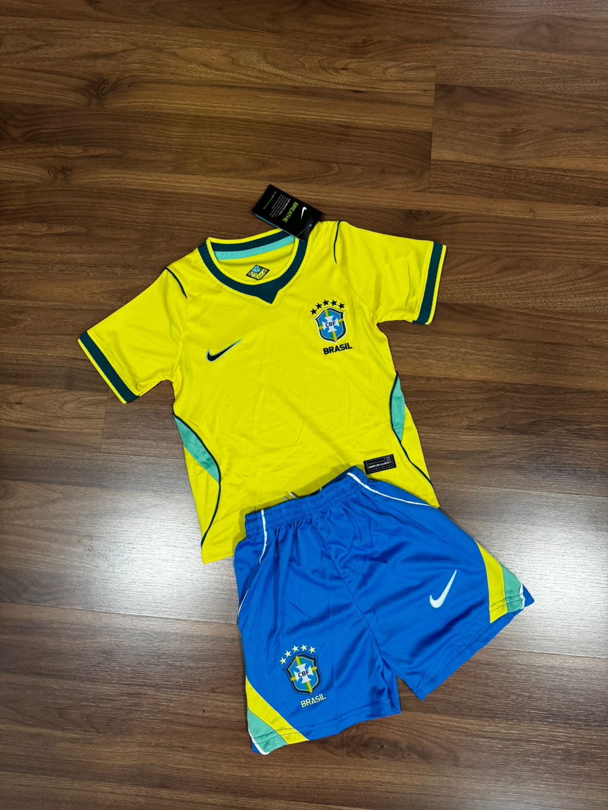 Conjunto Infantil Brasil I 2026/27 Nike Amarelo