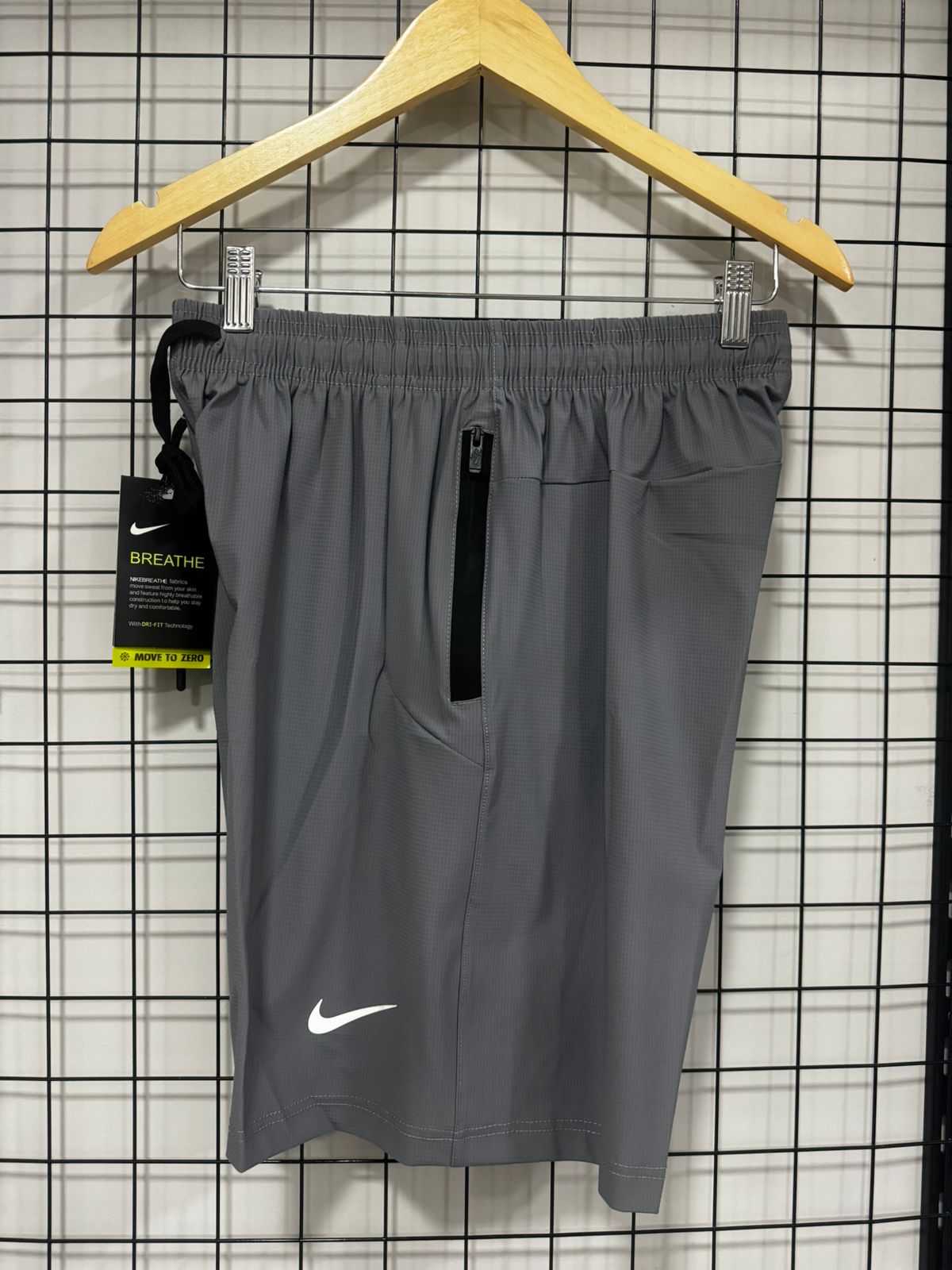 Bermuda importada Nike Cinza